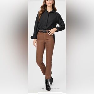Paige. High-rise, perfectly straight fit, cognac coated denim